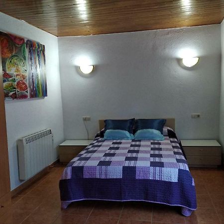 Apartamentos loli Berga Bagian luar foto