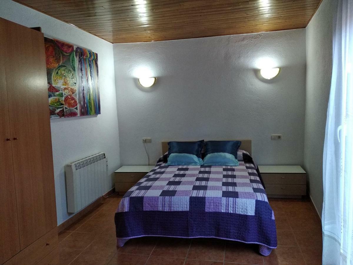 Apartamentos loli Berga Bagian luar foto