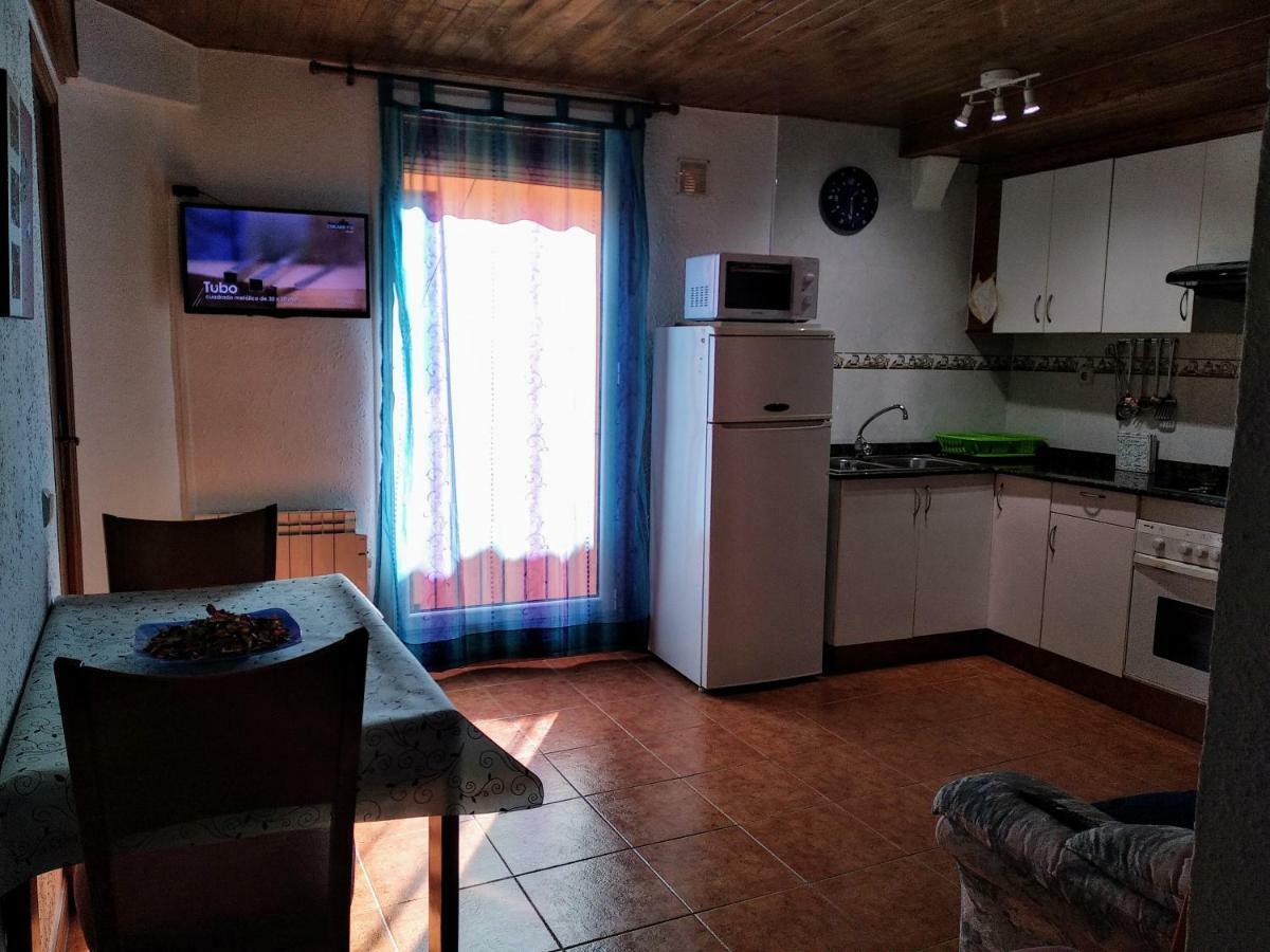 Apartamentos loli Berga Bagian luar foto